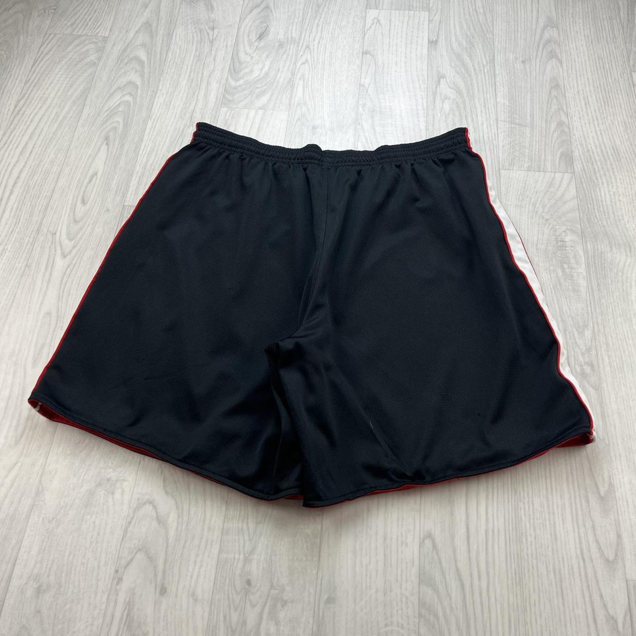 VINTAGE Y2K NIKE REVERSIBLE BAGGY BASKETBALL SPORT SHORTS BLACK / RED