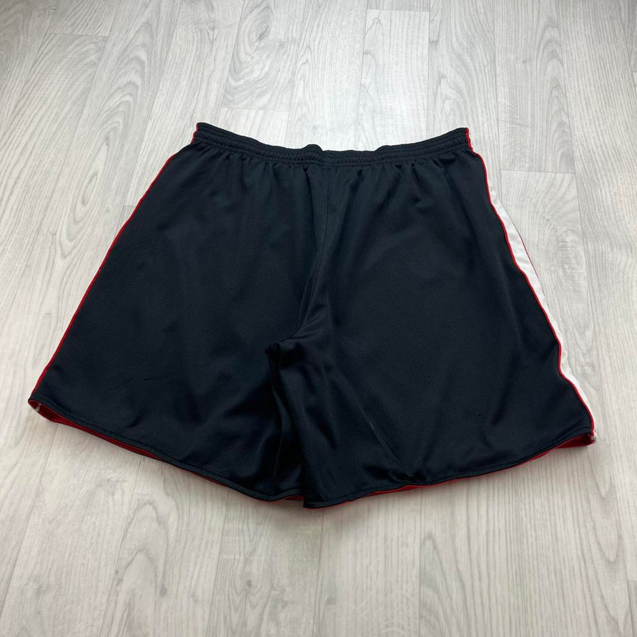 VINTAGE Y2K NIKE REVERSIBLE BAGGY BASKETBALL SPORT SHORTS BLACK / RED
