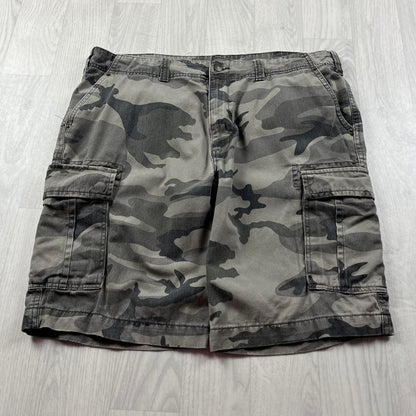 VINTAGE Y2K BAGGY LOOSE CAMO SHORTS