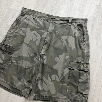 VINTAGE Y2K BAGGY CAMO CARGO SHORTS
