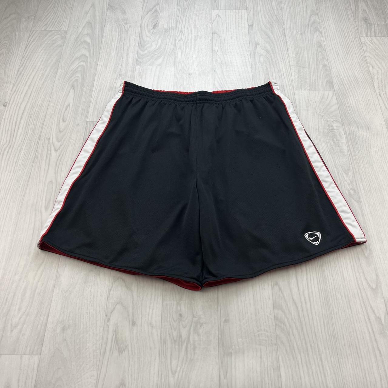 VINTAGE Y2K NIKE REVERSIBLE BAGGY BASKETBALL SPORT SHORTS BLACK / RED