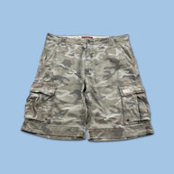 VINTAGE Y2K LEVIS BAGGY CAMO CARGO SHORTS CREAM