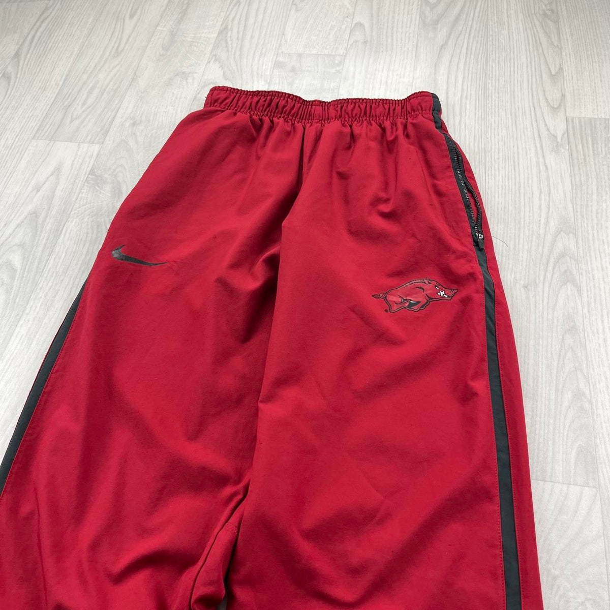 VINTAGE Y2K NIKE LOOSE TRACKSUIT BOTTOMS RED