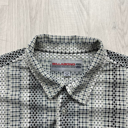 VINTAGE Y2K BILLABONG SHORT SLEEVE PATTERN SHIRT BLACK / WHITE