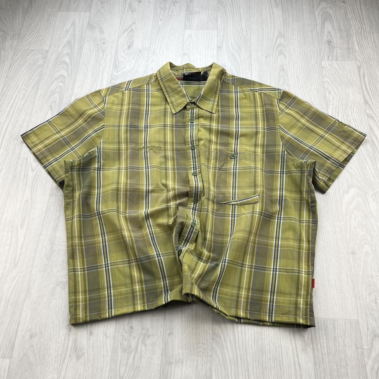 VINTAGE 00s MAMMUT CHECKERED CROPPED SHORT SLEEVE BUTTON UP SHIRT KHAKI