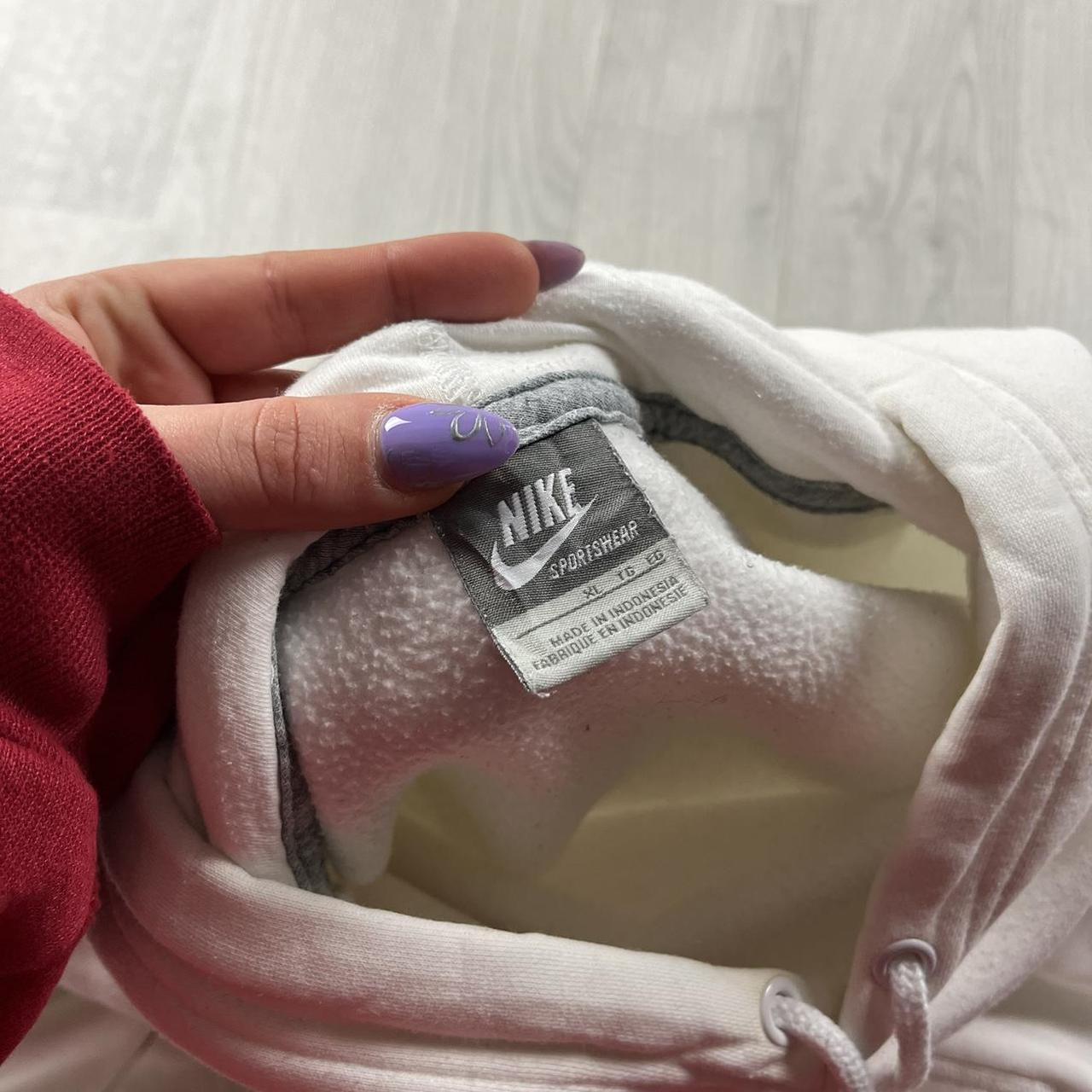 VINTAGE Y2K NIKE HOODIE WHITE