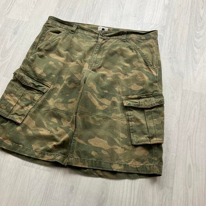VINTAGE Y2K BAGGY LOOSE CAMO SHORTS
