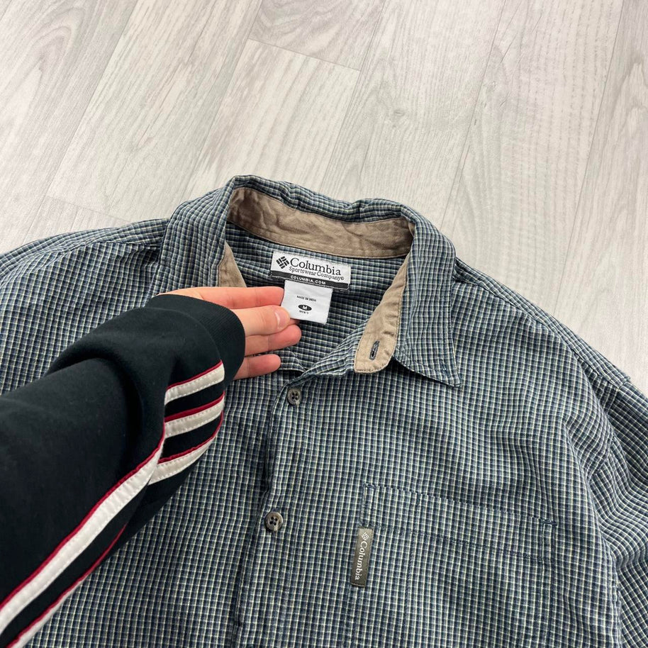 VINTAGE 00s COLUMBIA CHECKERED CROPPED LONG SLEEVE BUTTON UP SHIRT