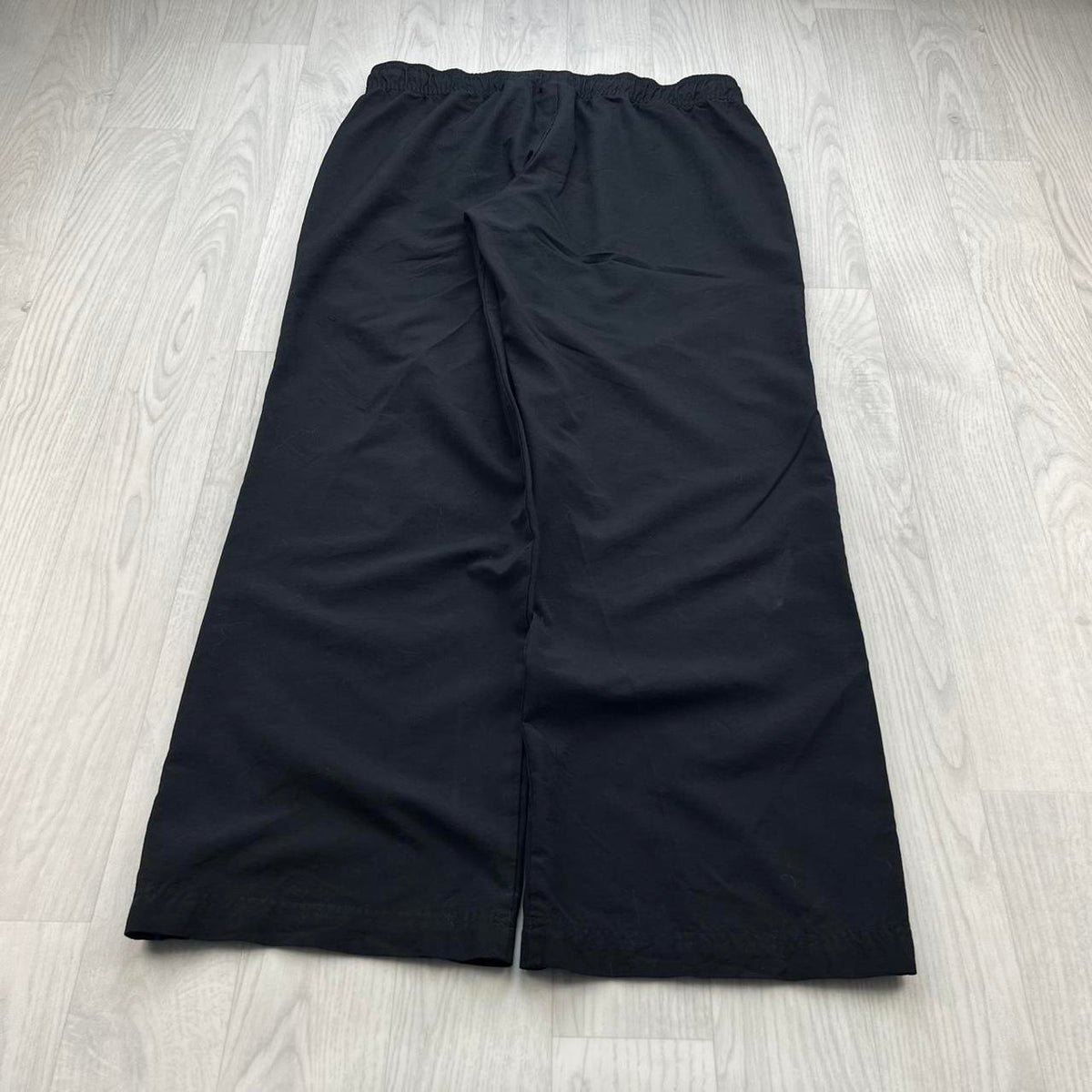 VINTAGE Y2K NIKE WIDE LEG PIN STRIPE TRACKSUIT BOTTOMS BLACK
