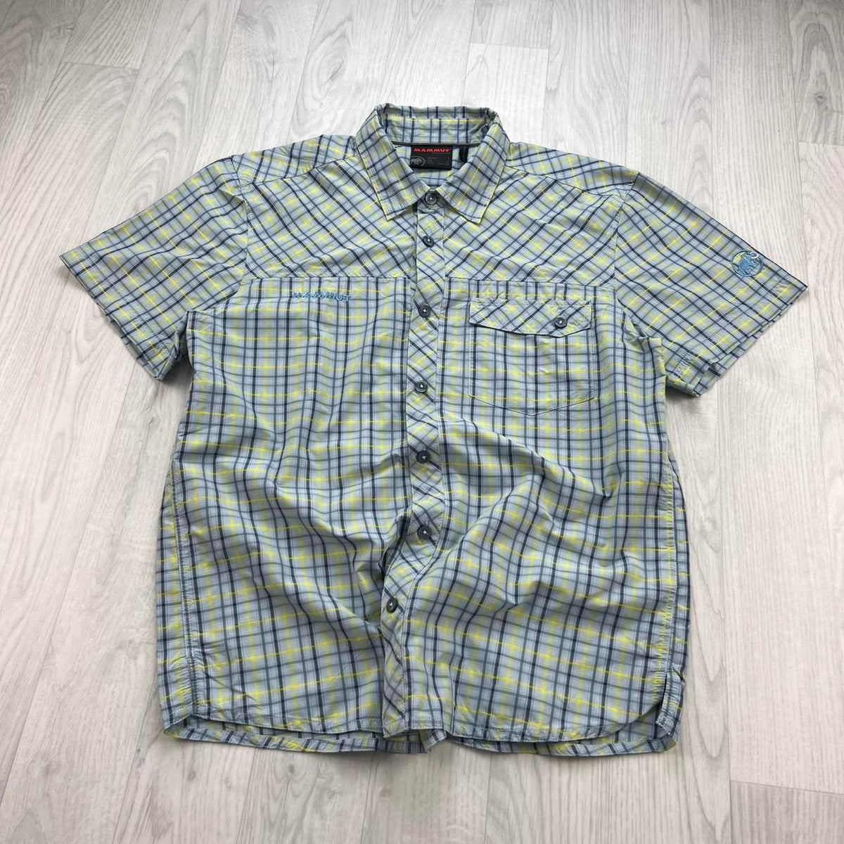 VINTAGE 00s MAMMUT GINGHAM CHECKERED SHORT SLEEVE BUTTON UP SHIRT BLUE / YELLOW