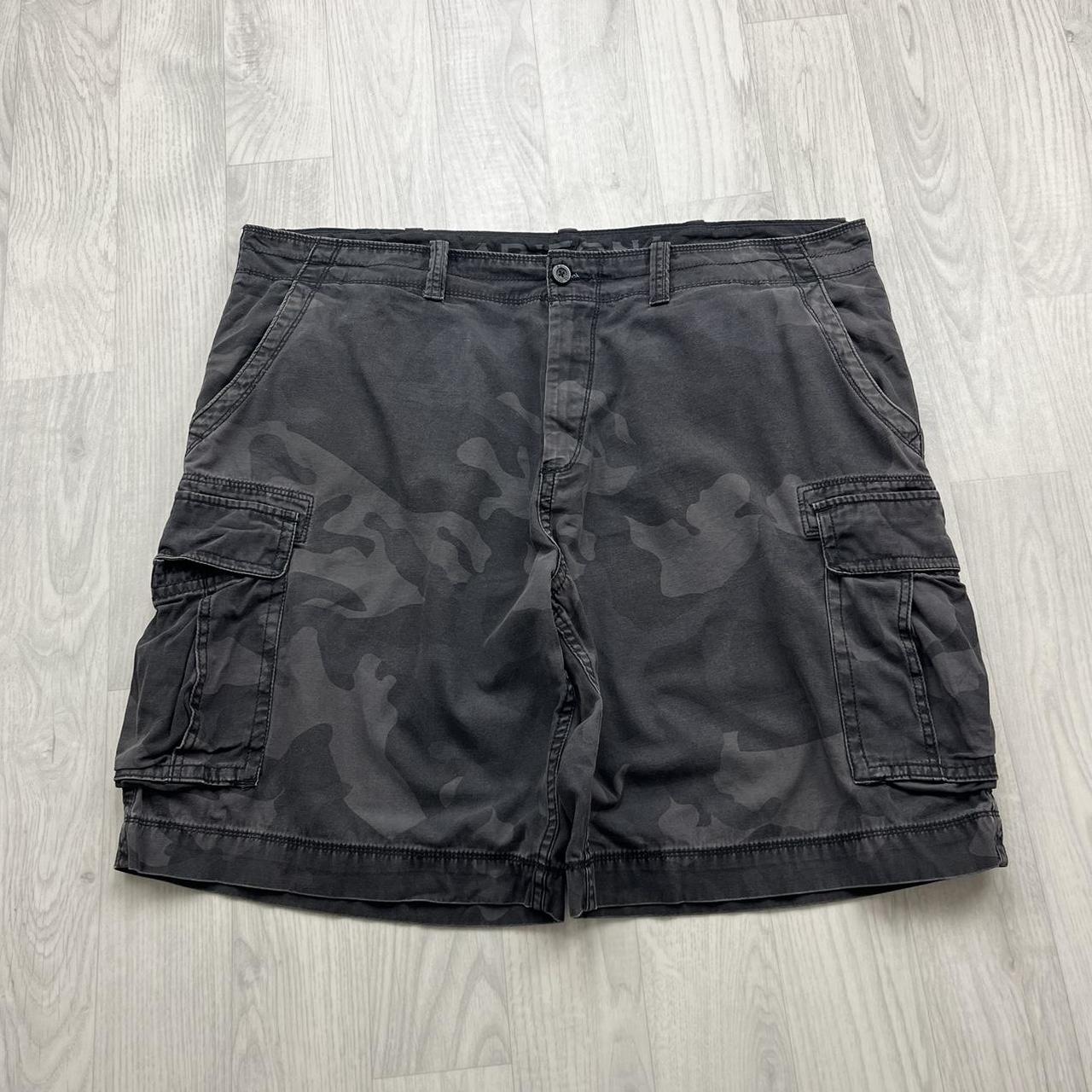 VINTAGE Y2K BAGGY CAMO CARGO SHORTS