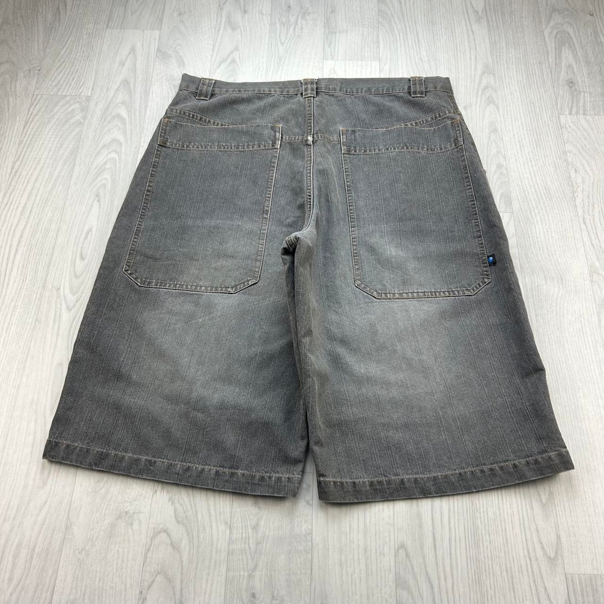VINTAGE Y2K JOE BOXER BAGGY DENIM JORTS GREY