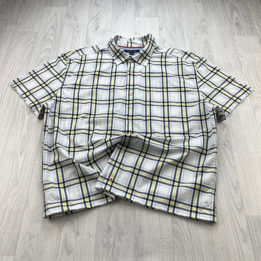 VINTAGE 00s TOMMY HILFIGER CHECKERED CROPPED SHORT SLEEVE BUTTON UP SHIRT WHITE