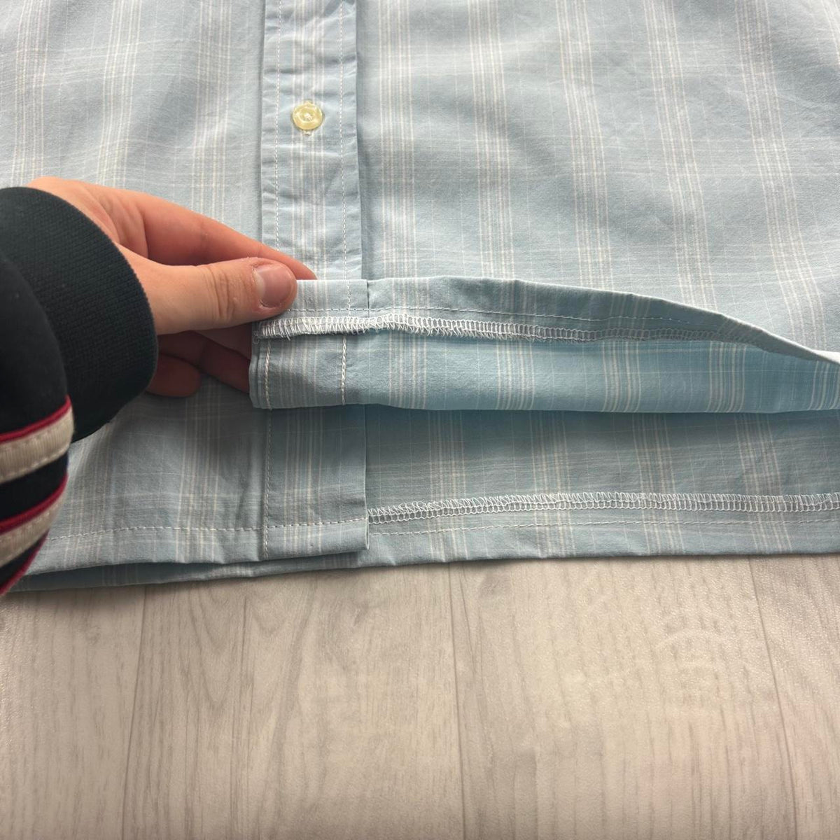 VINTAGE 00s IZOD CHECKERED CROPPED SHORT SLEEVE BUTTON UP SHIRT BLUE