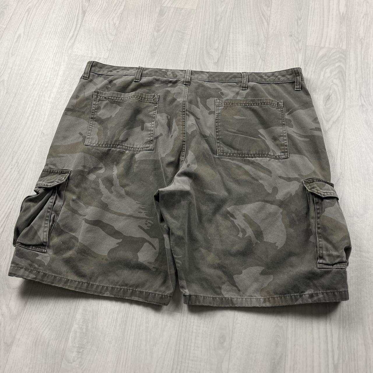 VINTAGE Y2K WRANGLER BAGGY LOOSE CAMO SHORTS