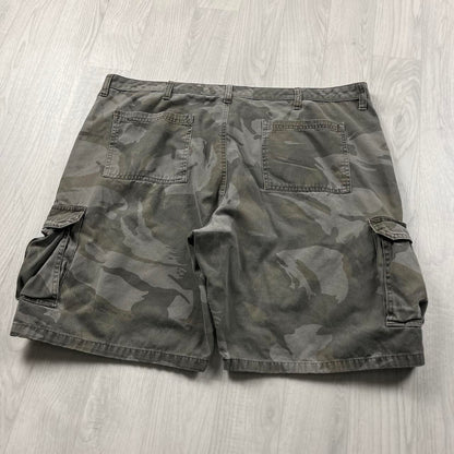 VINTAGE Y2K WRANGLER BAGGY LOOSE CAMO SHORTS
