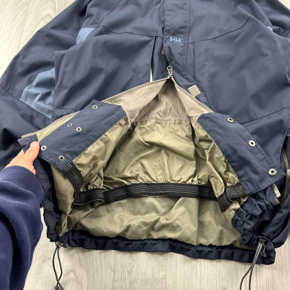 VINTAGE Y2K HELLY HANSEN TECHNICAL UTILITY SKI JACKET NAVY BLUE