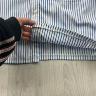 VINTAGE 00s TOMMY HILFIGER STRIPED CROPPED SHORT SLEEVE BUTTON UP SHIRT BLUE