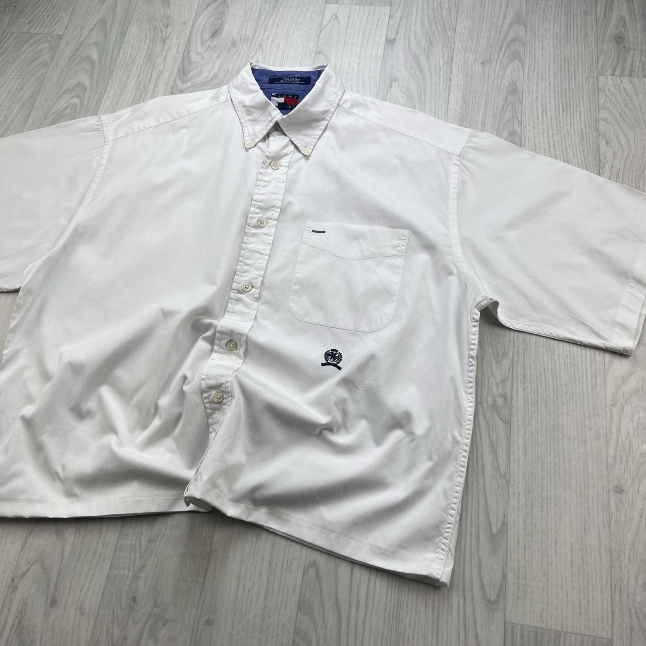 VINTAGE 00s TOMMY HILFIGER PLAIN CROPPED SHORT SLEEVE BUTTON UP SHIRT WHITE