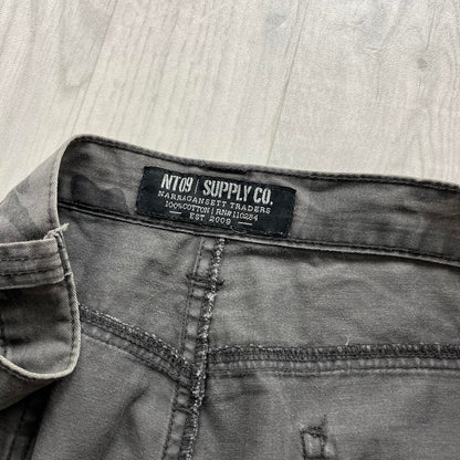 VINTAGE Y2K BAGGY LOOSE CAMO SHORTS