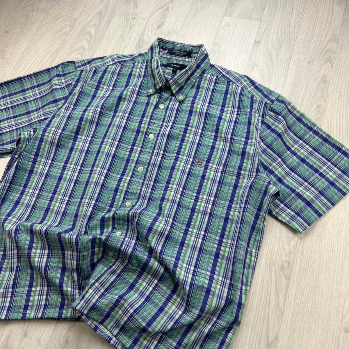 VINTAGE 00s GANT CHECKERED CROPPED SHORT SLEEVE BUTTON UP SHIRT GREEN / BLUE
