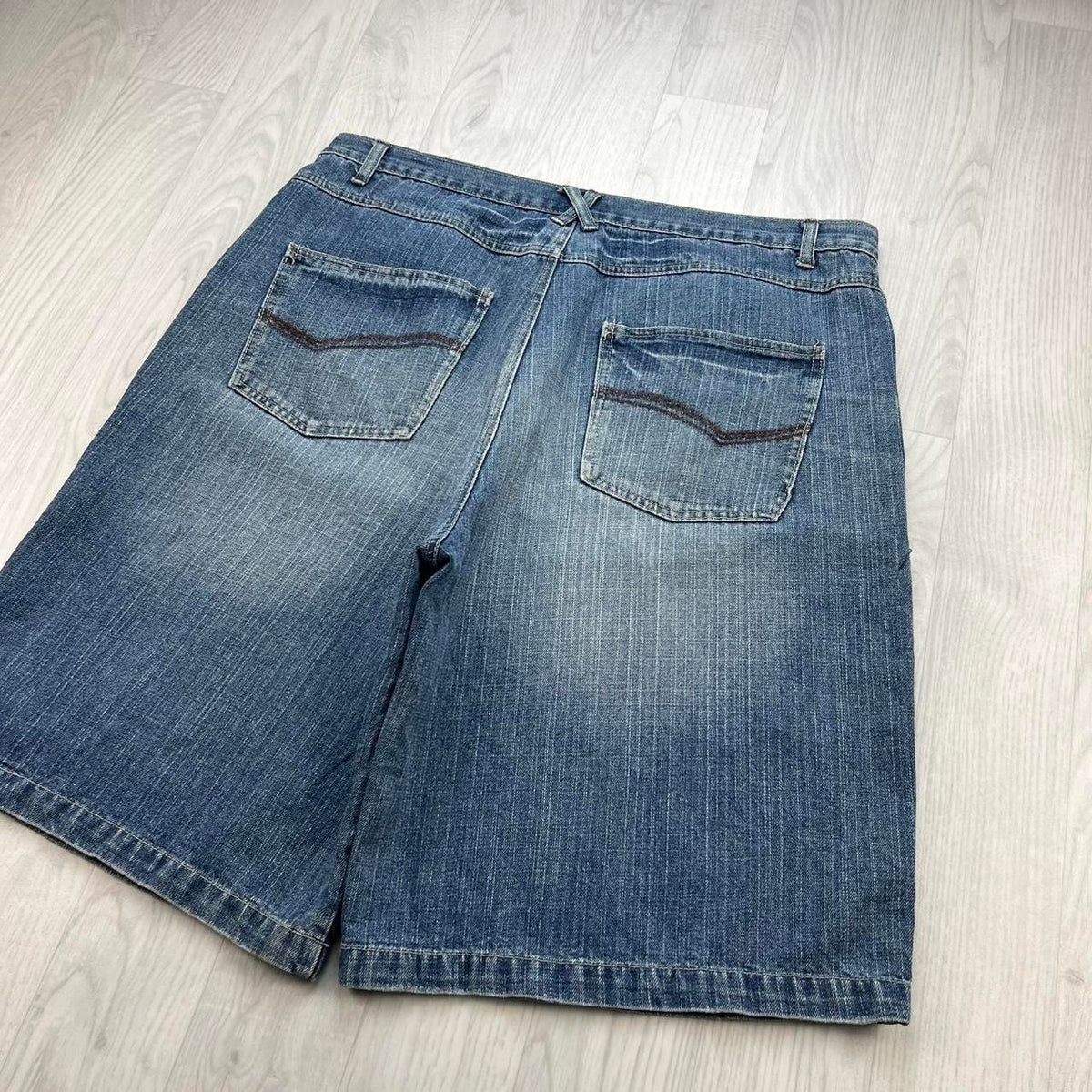VINTAGE Y2K BAGGY DENIM SKATER JORTS BLUE
