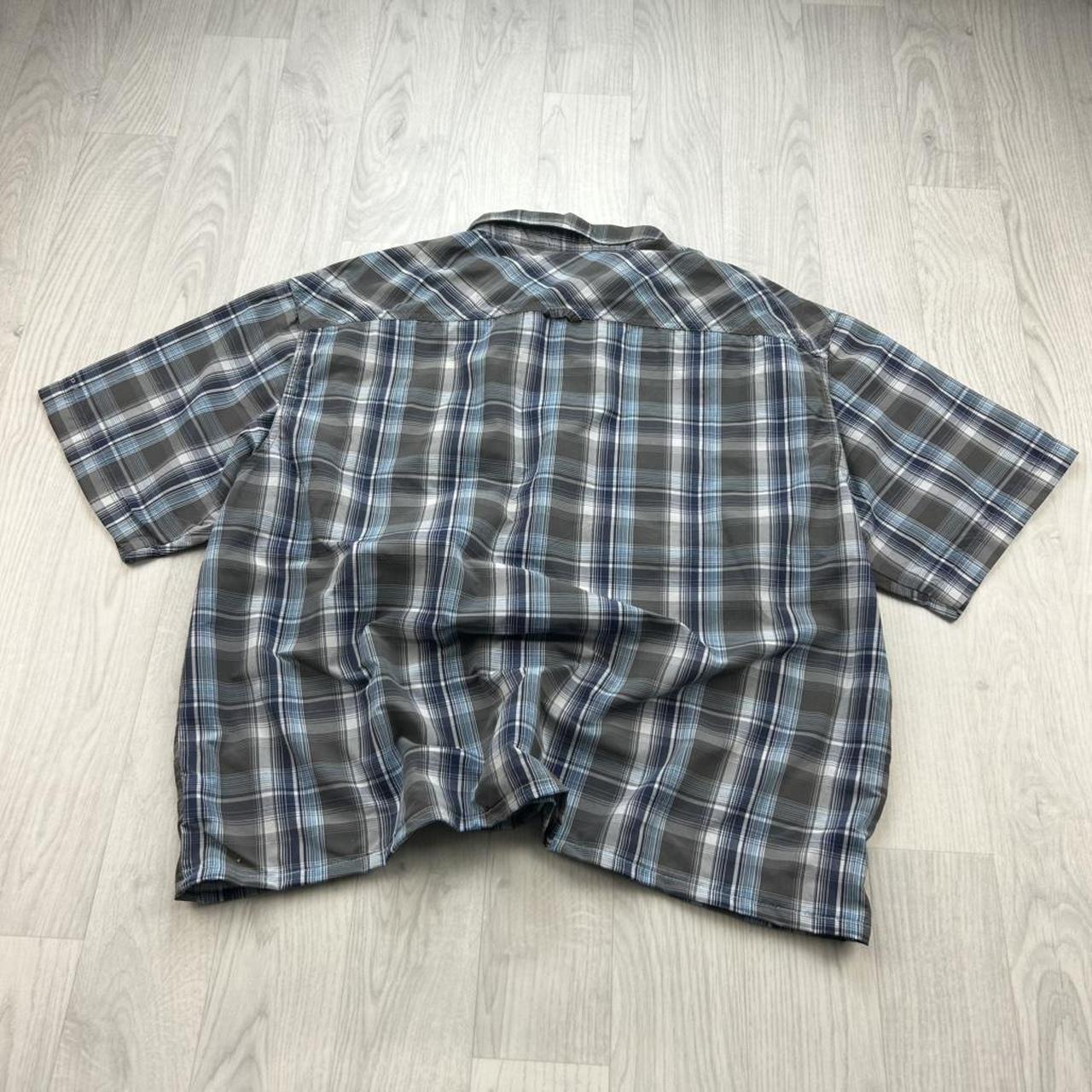 VINTAGE 00s COLUMBIA GINGHAM CROPPED SHORT SLEEVE BUTTON UP SHIRT BLUE / GREY