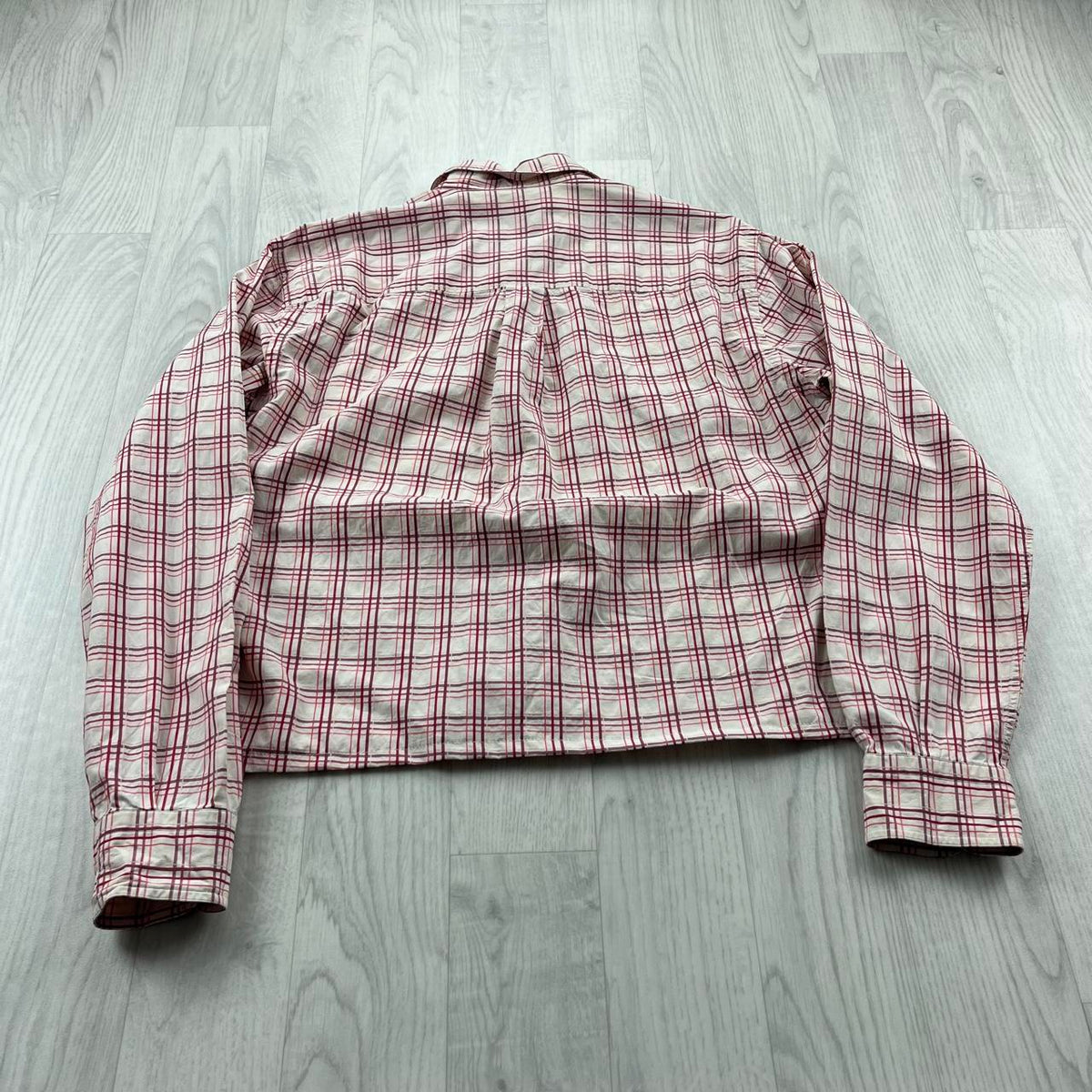 VINTAGE 00s BURBERRY CHECKERED CROPPED LONG SLEEVE BUTTON UP SHIRT WHITE RED