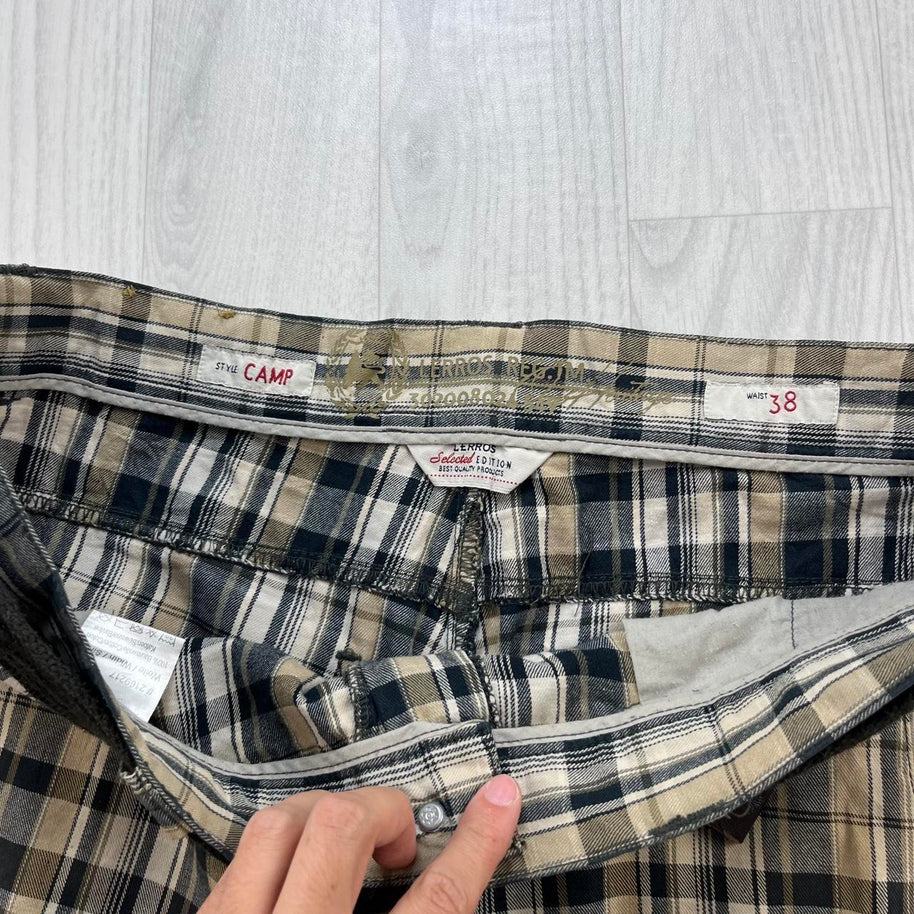 VINTAGE Y2K BAGGY CHECKERED PLAID CARGO SHORTS BEIGE