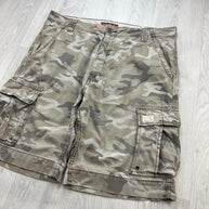 VINTAGE Y2K LEVIS BAGGY CAMO CARGO SHORTS CREAM
