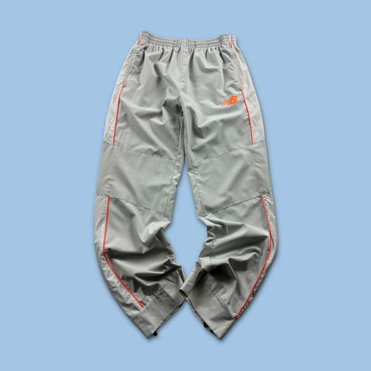 NEW BALANCE BAGGY TRACKSUIT BOTTOMS GREY / WHITE