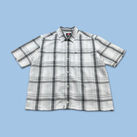 VINTAGE 00s QUIKSILVER CHECKERED CROPPED SHORT SLEEVE BUTTON UP SHIRT WHITE