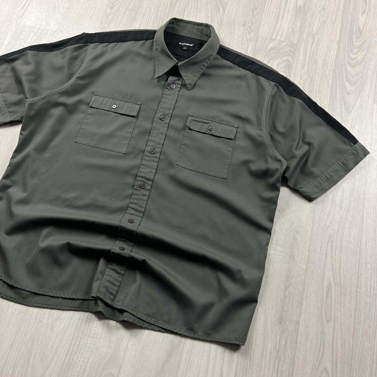 VINTAGE Y2K KICKERS SHORT SLEEVE SHIRT GREY