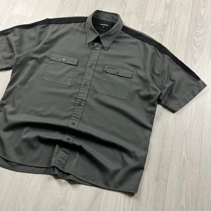 VINTAGE Y2K KICKERS SHORT SLEEVE SHIRT GREY