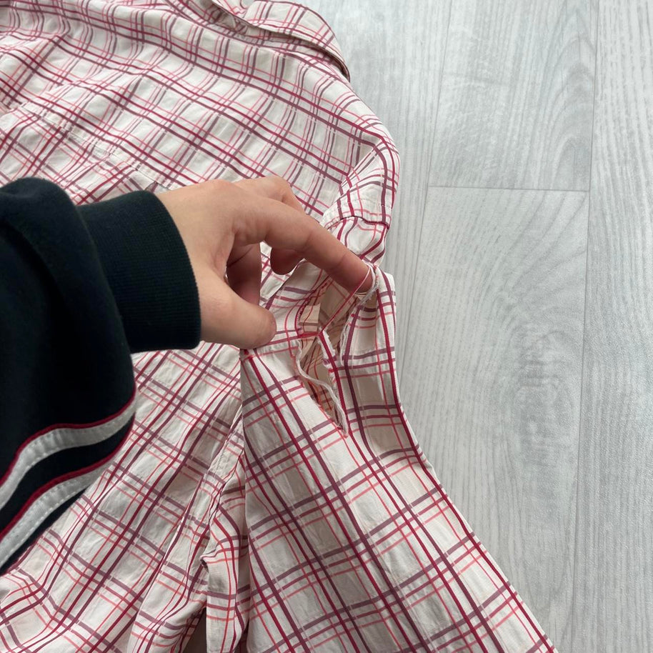 VINTAGE 00s BURBERRY CHECKERED CROPPED LONG SLEEVE BUTTON UP SHIRT WHITE RED