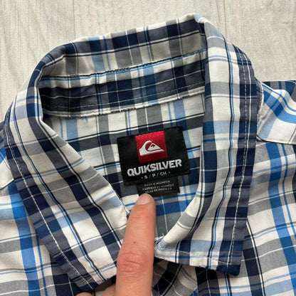 VINTAGE Y2K QUIKSILVER CHECKERED SHORT SLEEVE SHIRT BLUE