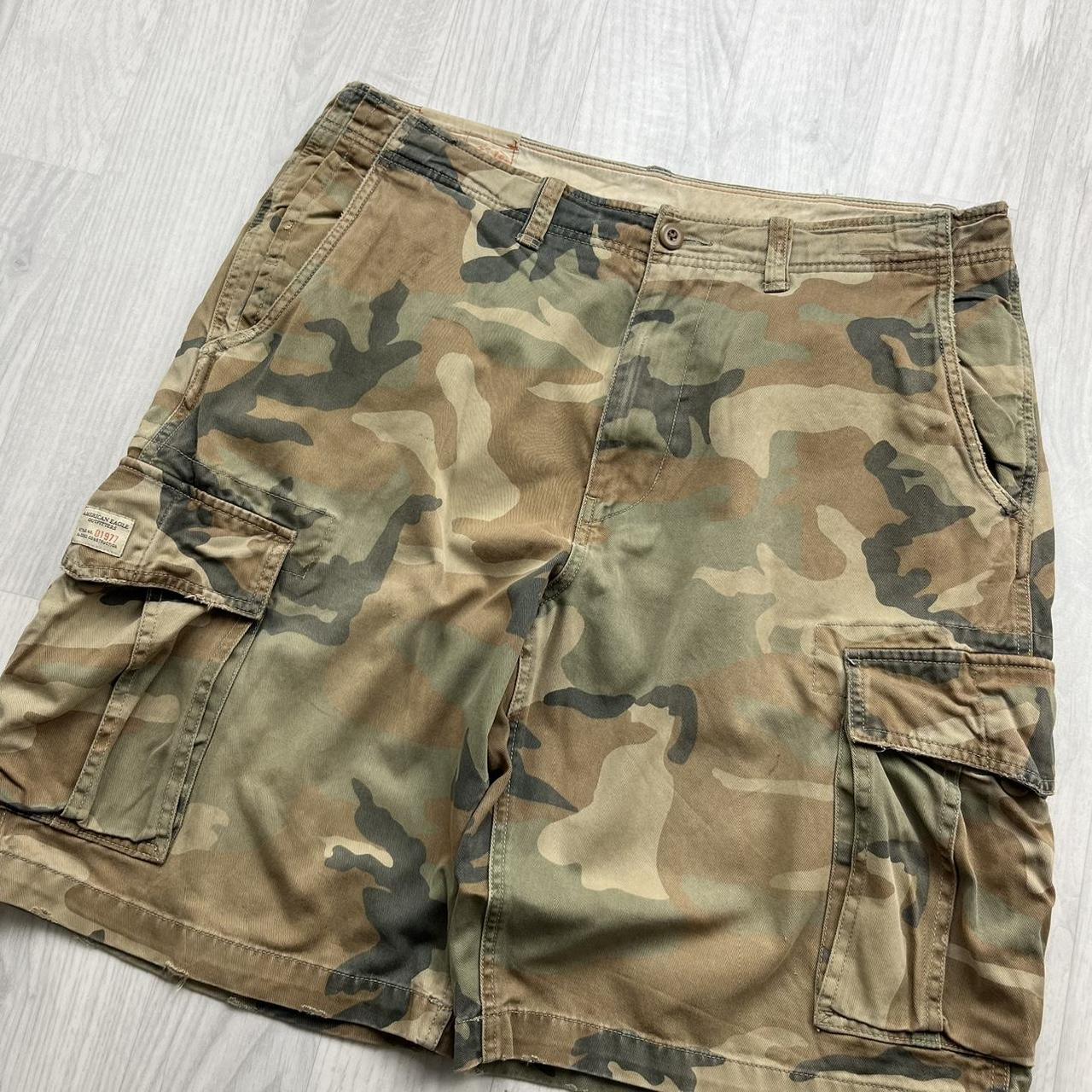VINTAGE Y2K BAGGY CAMO CARGO SHORTS