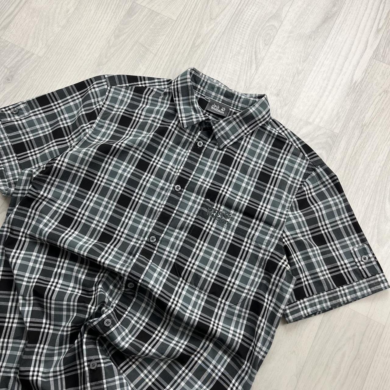 VINTAGE Y2K JACK WOLFSKIN CHECKERED SHORT SLEEVE BUTTON UP SHIRT BLACK