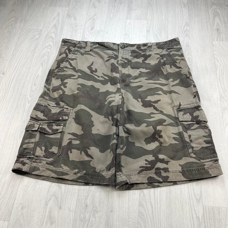 VINTAGE Y2K BAGGY CAMO CARGO SHORTS KHAKI