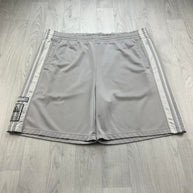 VINTAGE Y2K ADIDAS BAGGY BASKETBALL SPORT SHORTS GREY