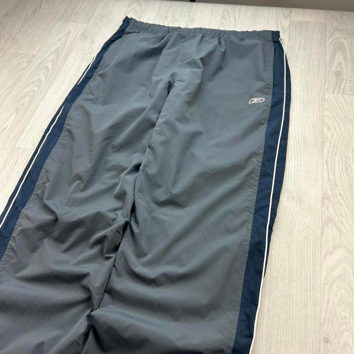 VINTAGE Y2K REEBOK BAGGY TRACKSUIT BOTTOMS GREY