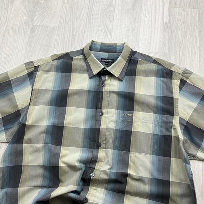 VINTAGE Y2K KICKERS CHECKERED SHORT SLEEVE BUTTON UP SHIRT GREY