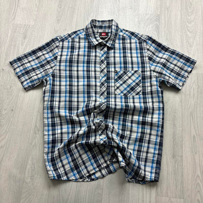 VINTAGE Y2K QUIKSILVER CHECKERED SHORT SLEEVE SHIRT BLUE