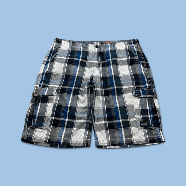 VINTAGE Y2K POINT ZERO CHECKERED PLAID CARGO SHORTS WHITE / NAVY