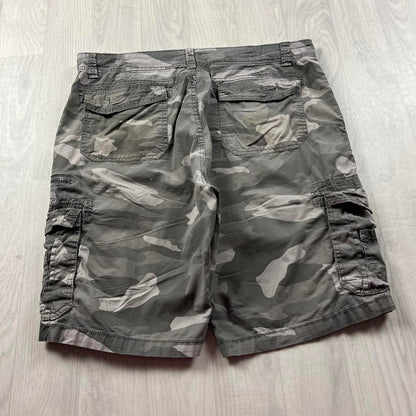 VINTAGE Y2K BAGGY LOOSE CAMO SHORTS