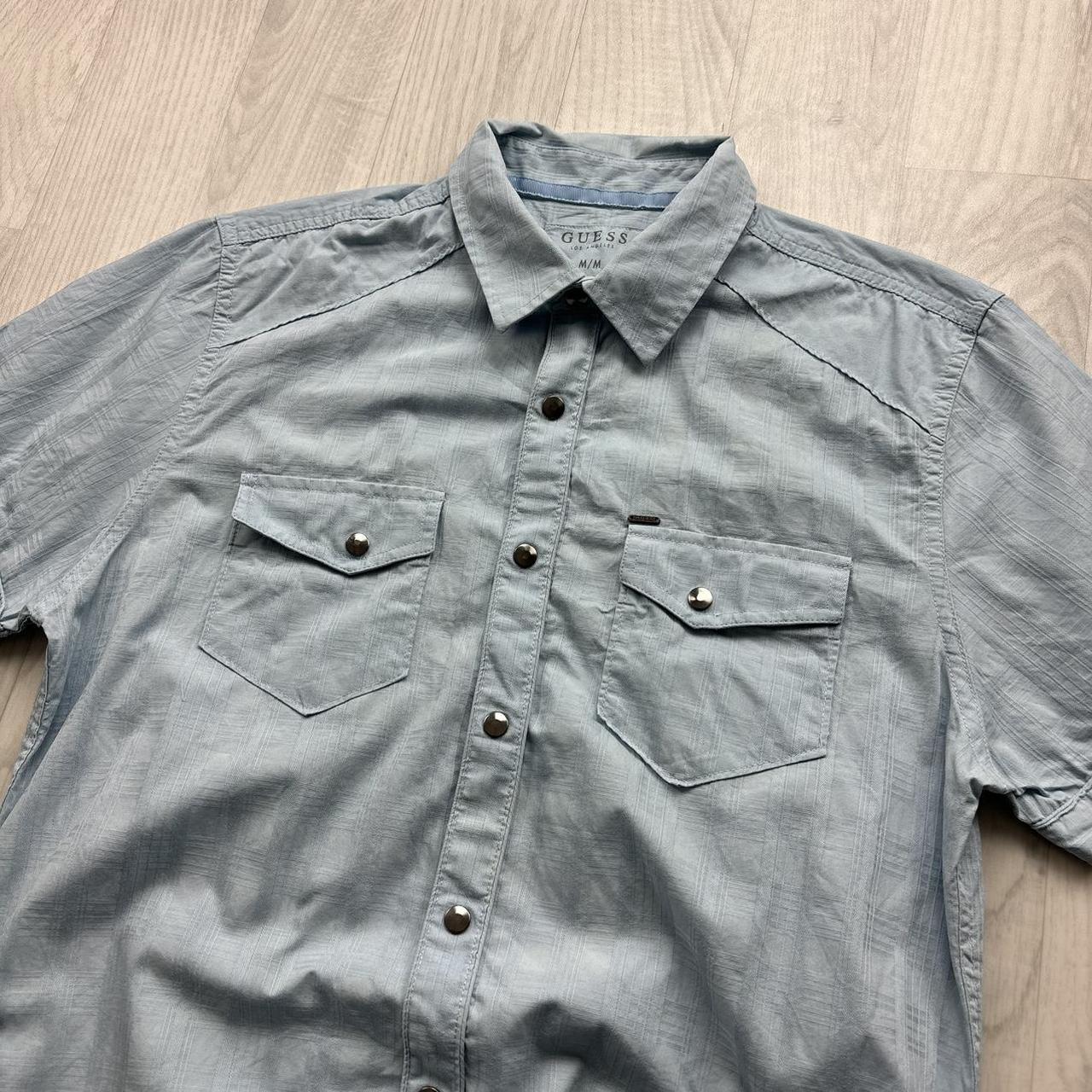 VINTAGE Y2K GUESS SHORT SLEEVE SHIRT LIGHT BLUE