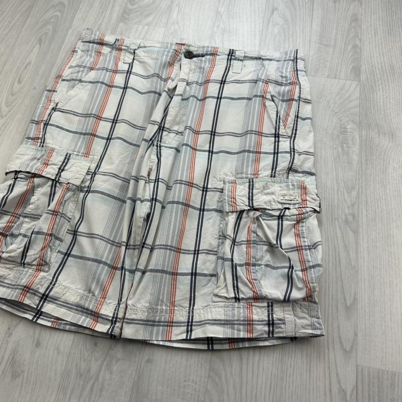 VINTAGE Y2K LEVIS BAGGY CHECKERED PLAID CARGO SHORTS WHITE