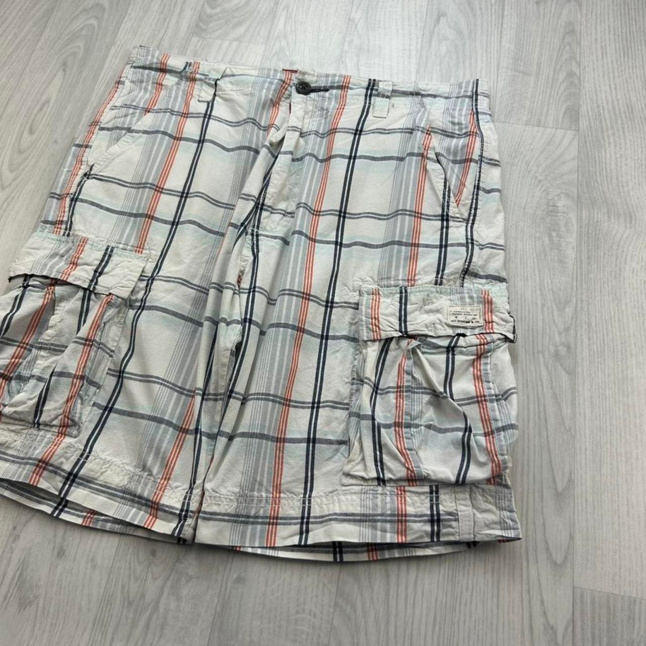 VINTAGE Y2K LEVIS BAGGY CHECKERED PLAID CARGO SHORTS WHITE