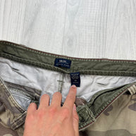 VINTAGE Y2K BAGGY CAMO CARGO SHORTS KHAKI