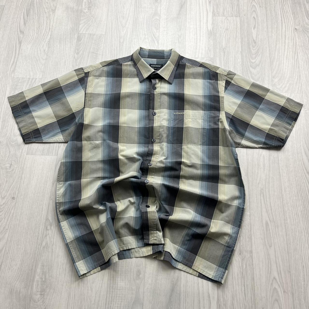 VINTAGE Y2K KICKERS CHECKERED SHORT SLEEVE BUTTON UP SHIRT GREY
